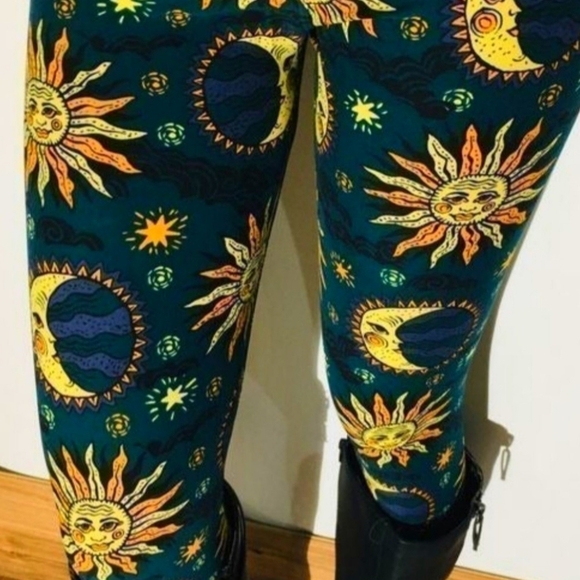 Leggings Celestial Sun Moon Stars Astrology Boho Gypsy Cute Buttery Soft NWT - Picture 2 of 10